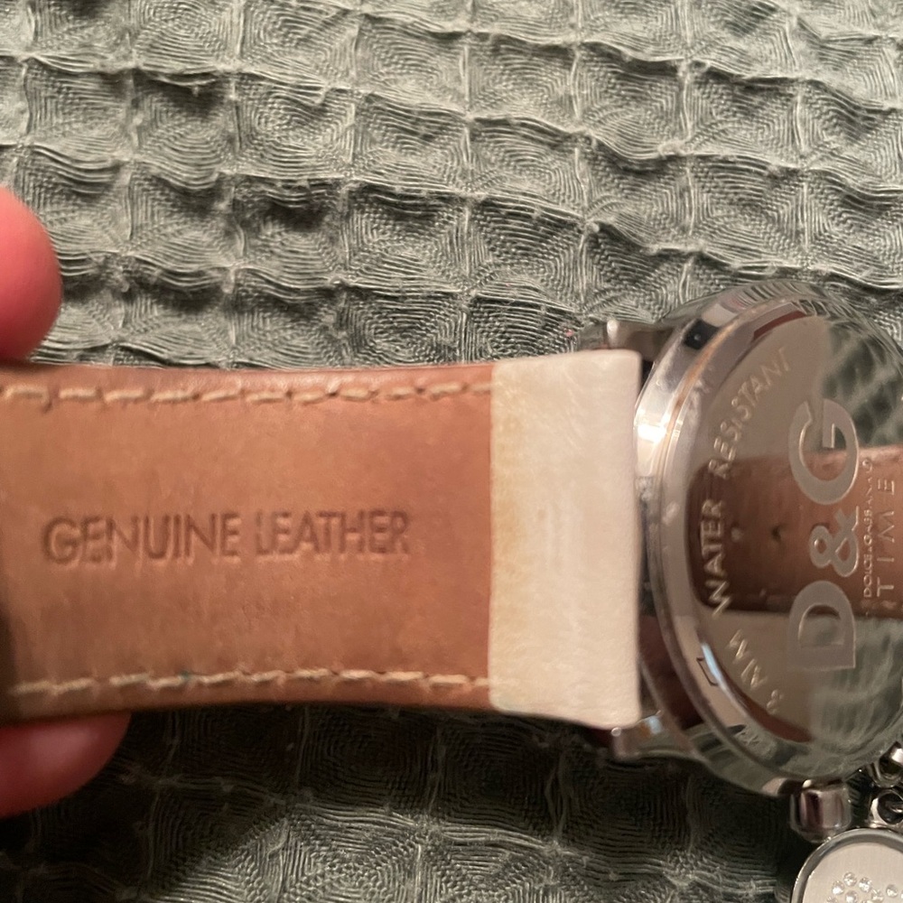 D&G watch - Picture 4 of 6